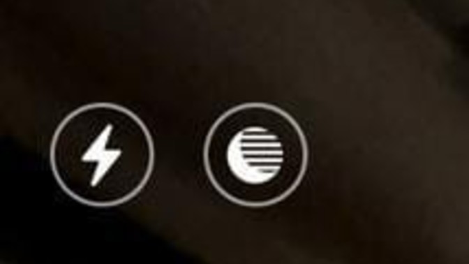 İphone flash yanındaki simge?