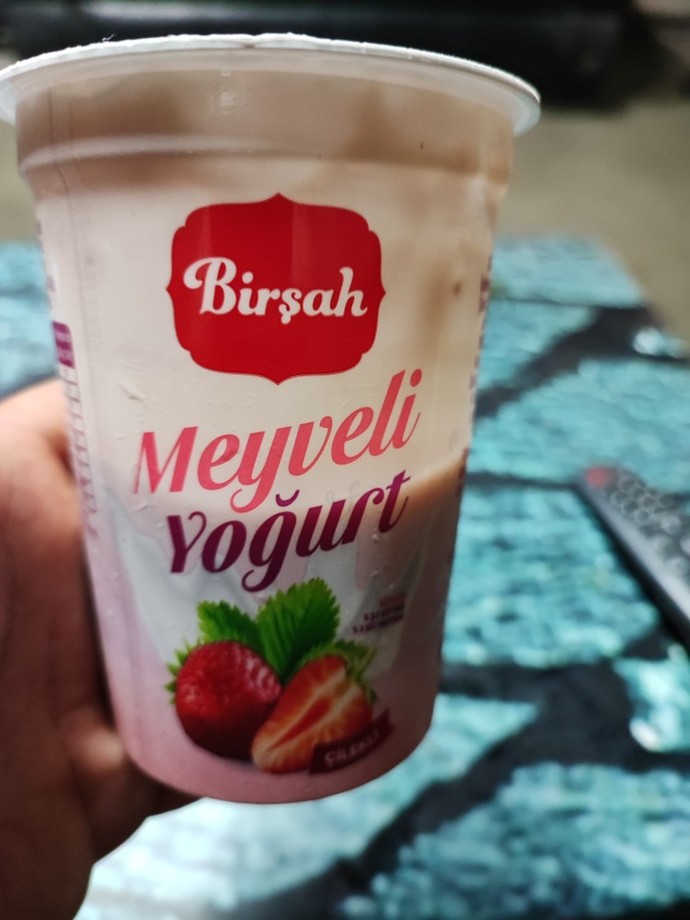 Meyveli yoğurt yer misiniz?