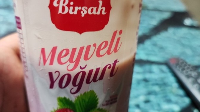 Meyveli yoğurt yer misiniz?