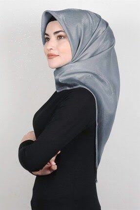 Bu renk elbiseye ne renk eşarp gider?