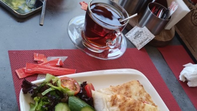 Kahvaltıda çeşit mi seversin yoksa poğaça simit yeterli mi?