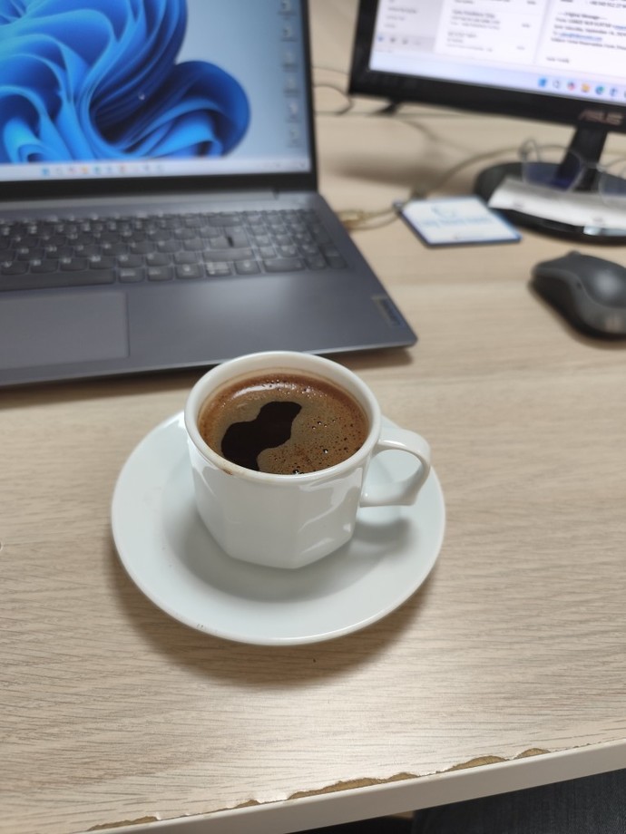 Sabahları kahve içmekten keyif alır mısınız?