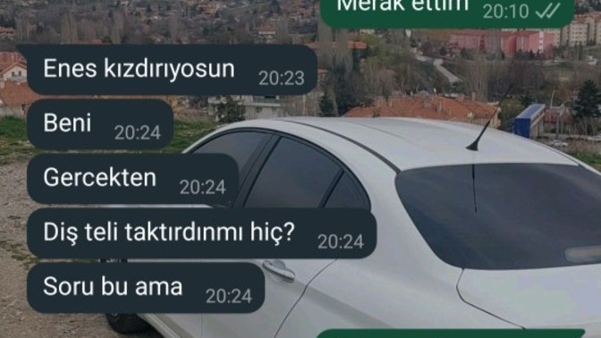 Bi kızla tanıştım. Ama benim dış görünüşümle alakalı sürekli bişiler söyleyip duruyor sizce bu kızdan olur mu mesajlar detayda?