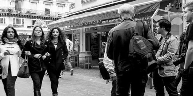 Yolda yürürken yavrum baksana bi diyen birine dönünce ne dersiniz?