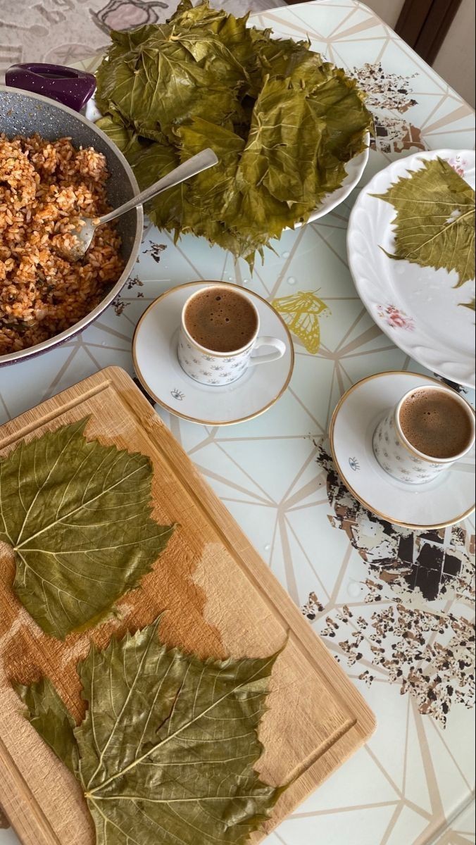 Yaprak sarması etli mi olur yoksa pirinçli mi?