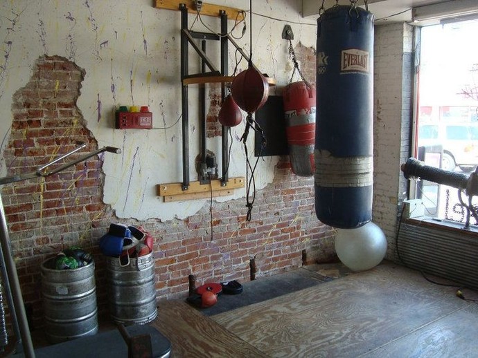 Evinize bir spor odası kuracak olsaydınız hangi aletleri koyardınız?