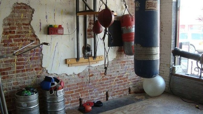 Evinize bir spor odası kuracak olsaydınız hangi aletleri koyardınız?