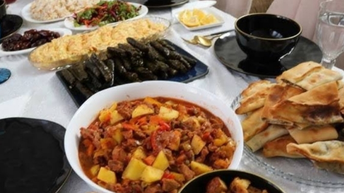 Kandilde oruç tutan var mı ve iftar menünüz ne?