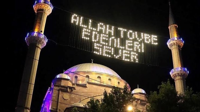 Tüm inananların mevlid kandili mübarek olsun. Kandilleri kutlar mısınız?