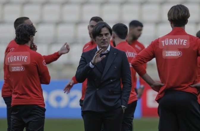 Hangi futbol takımı teknik direktörüne daha çok güveniyorsunuz çalıştırıcı olarak?