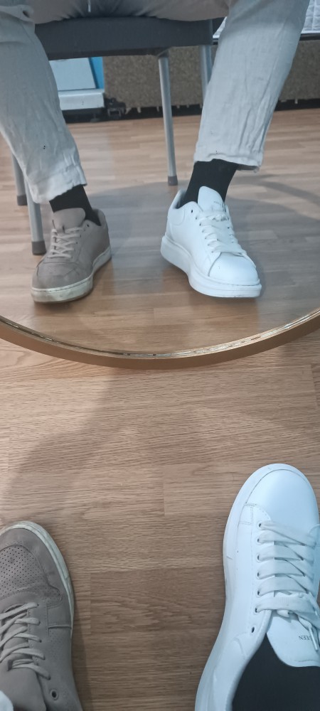 Hangi ayakkabı daha iyi uymuş sizce?