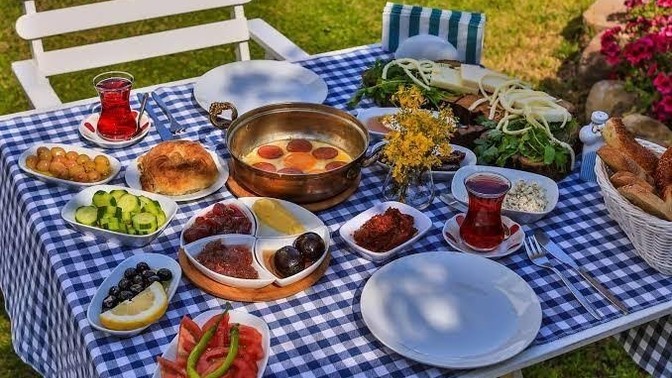 En iyi pazar kahvaltısı evde mi, dışarıda mı yapilir?