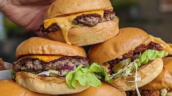 Bu hamburgerlerden kaç tane gömersin?