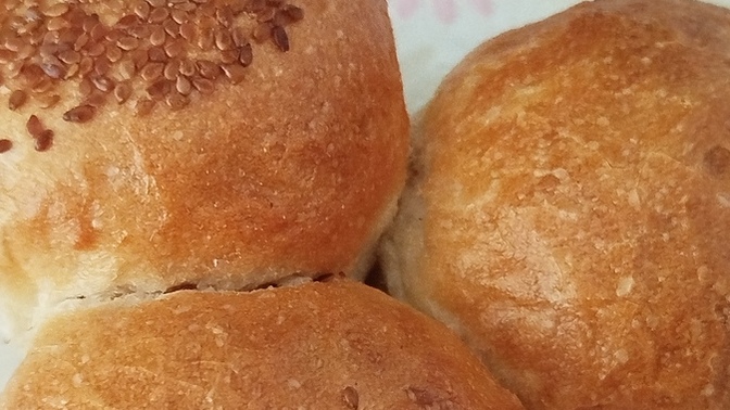 Ekmek üzerindeki susamı yiyen koca yürekli insan burada mısın 🤣?