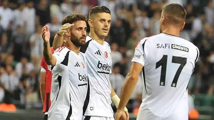 Trabzonspor - Beşiktaş maçının ilk 11leri belli oldu. Maç sonucu için tahminler neler?