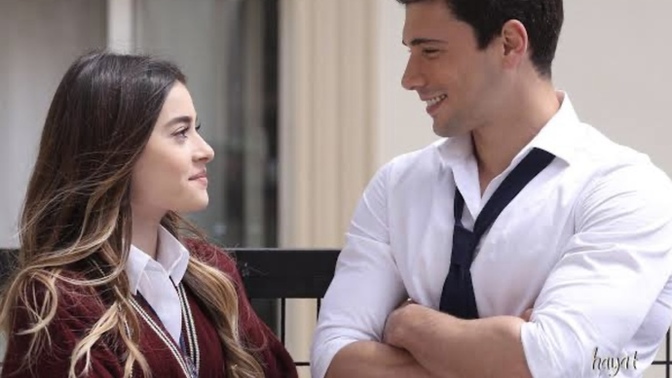 Filmlerdeki gibi aşk yaşayan var mı var ise anlatabilir miii?