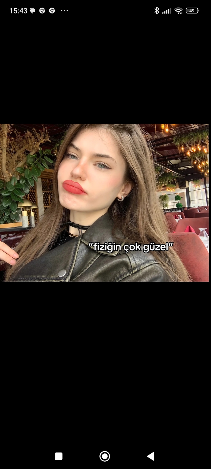 Erkekler, Bu kız çok güzel değil mi?