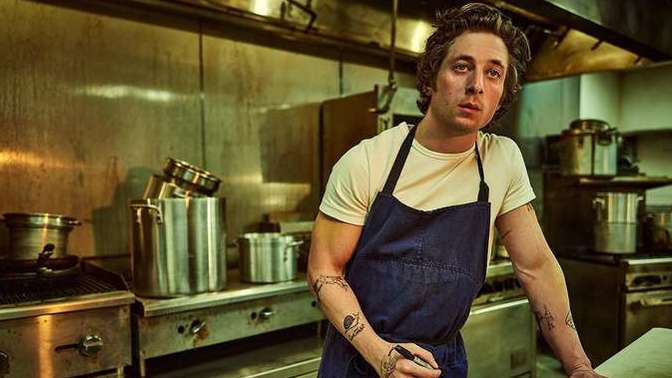 Jeremy Allen White, The Bear dizisindeki rolüyle Emmy'de 'Komedi Dalında En İyi Erkek Oyuncu' seçildi. Allen White'ı sever misiniz?