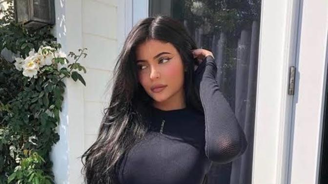 Kylie jenner'in fiziğini nasıl buluyorsunuz?