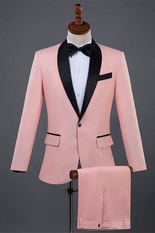Pembe smokin giyen erkekten olur mu 🙄?