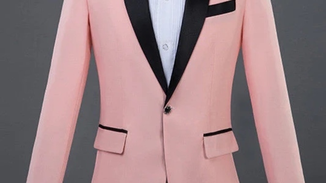 Pembe smokin giyen erkekten olur mu 🙄?