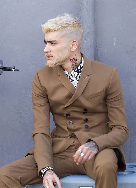 Zayn Malik mi hanry cavill mi daha yakışıklı?