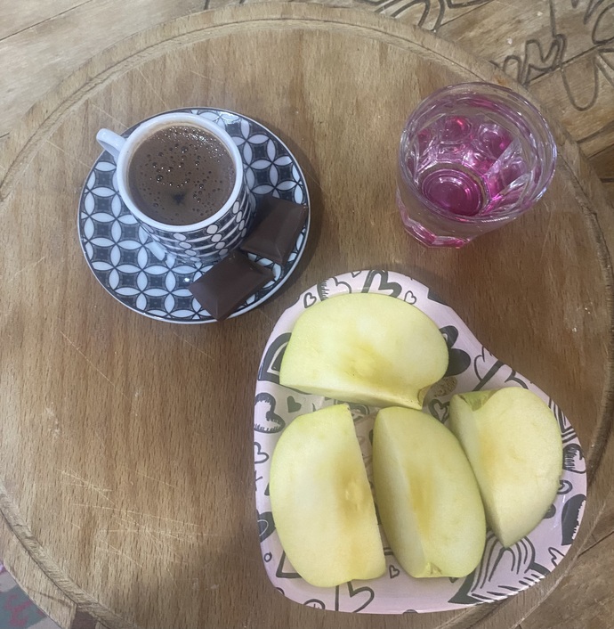 Türk kahvesinin yanına hangi yiyecek yakışır?