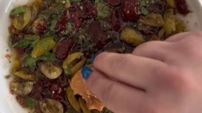 Benimle zeytin ekmek yiyecek sevgiliyi nerede bulabilirim?