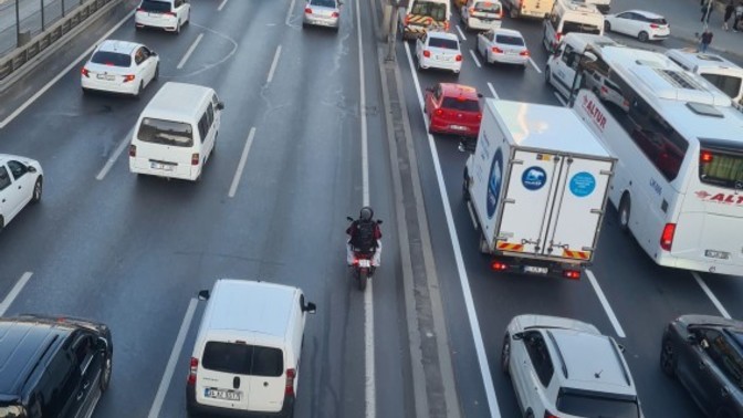 İstanbul' da yaşamak çok stresli değil mi?