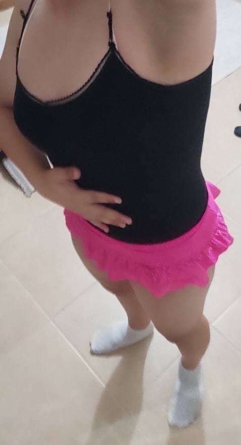 Pembe mini eteğim çok mu kısa sizce?