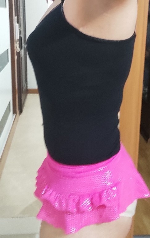 Pembe mini eteğim çok mu kısa sizce?