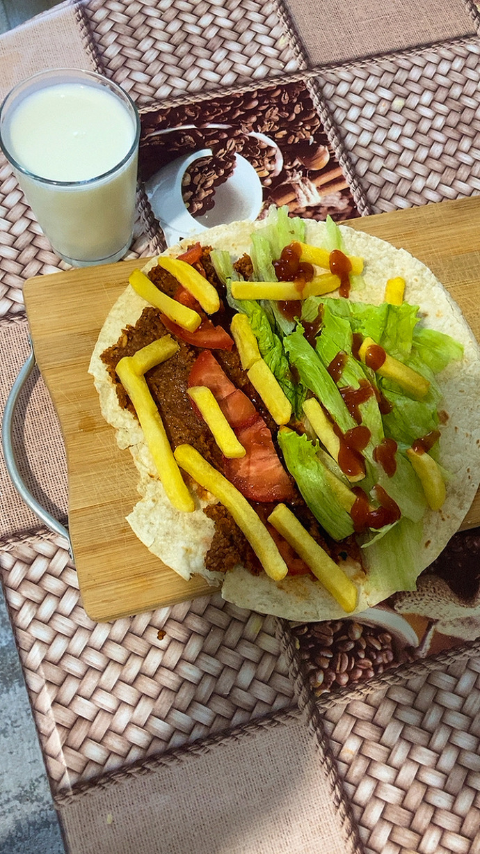 Çiğ köfte dürümün içine patates kızartması konur mu 🤔?