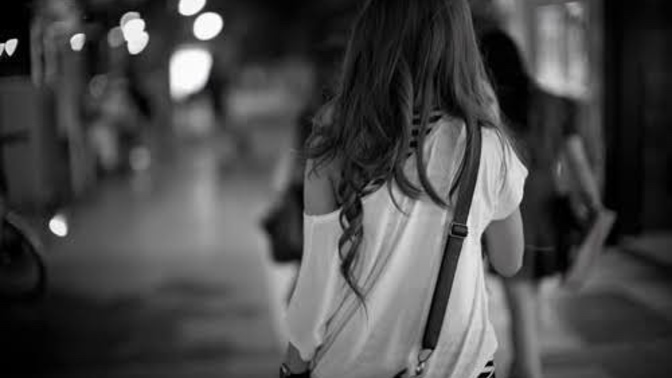 Gidenin ardından anılarını da siler misin?