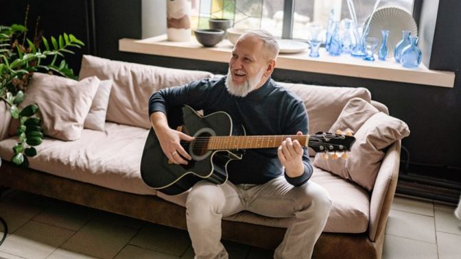 Müzik aleti çalmayı öğrenmek için kurslara gitmek şart mı?