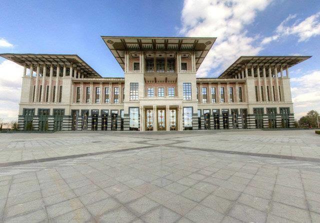 Bazı insanlar neden kendini külliyenin baş sekreteri sanıyor?