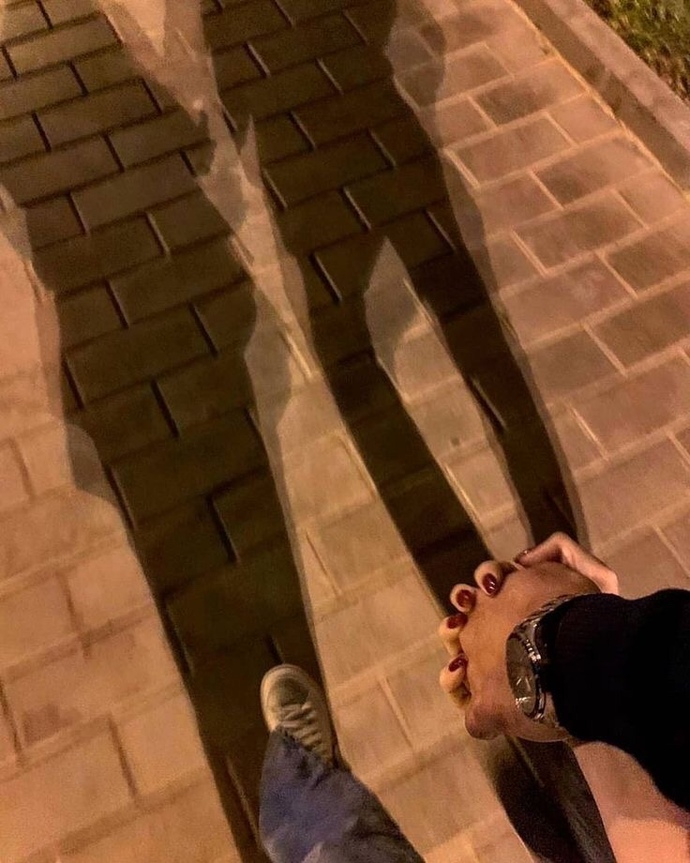 Sevgilinizle el ele tutuşup sahilde sokakta gezermisiniz?