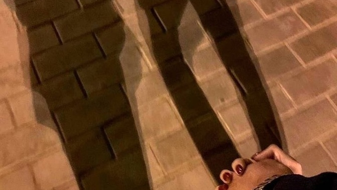 Sevgilinizle el ele tutuşup sahilde sokakta gezermisiniz?