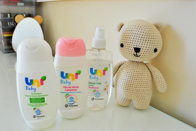 Uni Baby Bakım Yağı’nı bebeğimin cildini nemlendirmek ve korumak için nasıl kullanabilirim?