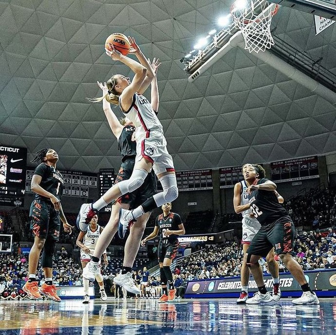 Basketbol fotoğrafçılığı yaptınız mı, maçlardaki profesyonel fotoğrafçıları izlediniz mi?