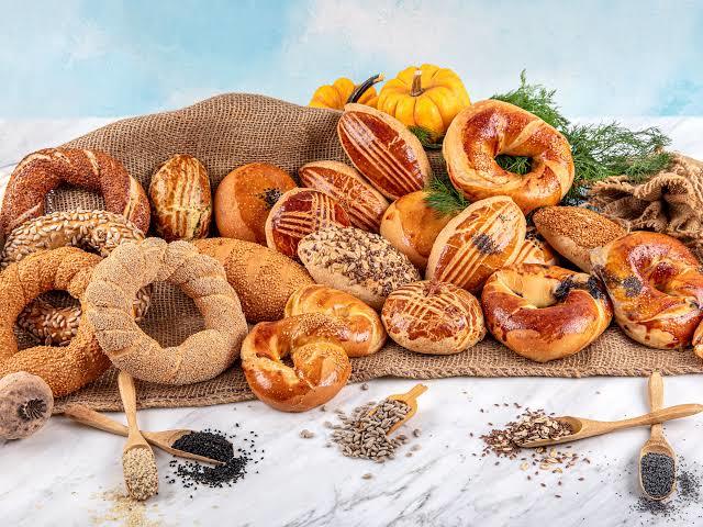 Kahvaltıda simit, açma, poğaça gibi şeyleri severek yer misiniz?