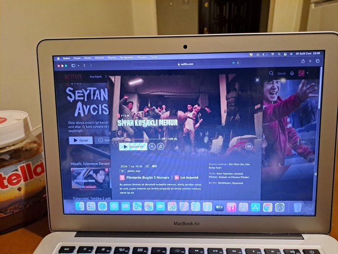 KS nin sapıklarına özel siz bu siyah kusaklı memur filimini izlediniz mi?