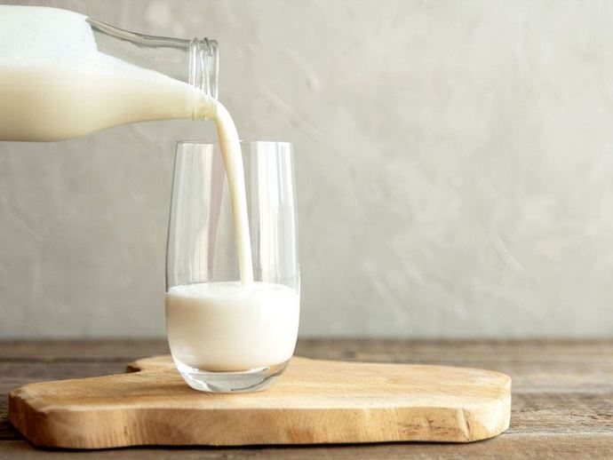 Uyumadan önce papatya çayı mı süt mü daha sağlıklı ve güzel bir uyku almamızı sağlar?