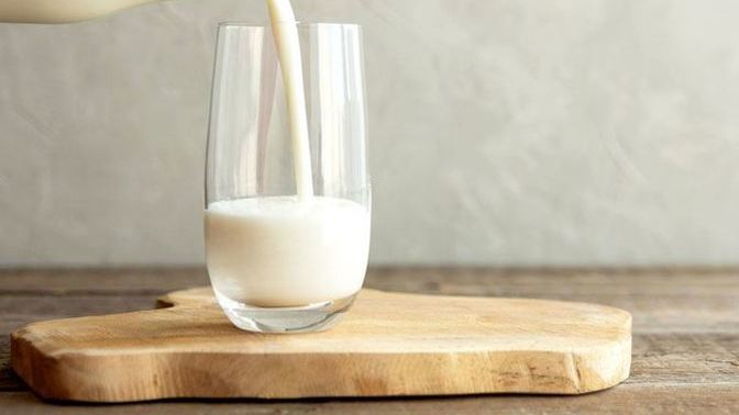 Uyumadan önce papatya çayı mı süt mü daha sağlıklı ve güzel bir uyku almamızı sağlar?