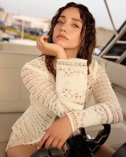 Özge Özacar sizce güzel mi?