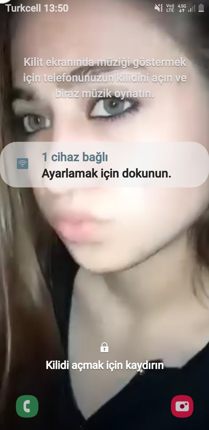 Telefonunuzun ekranında nasıl bir duvar kağıdı var?