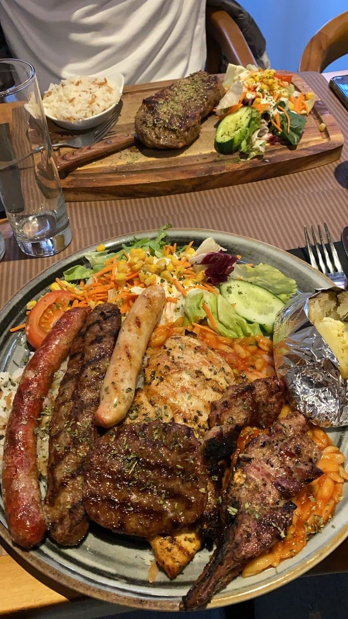 Bedava yemek siparişi verme hakkın olsa şu an ne yemek isterdin?