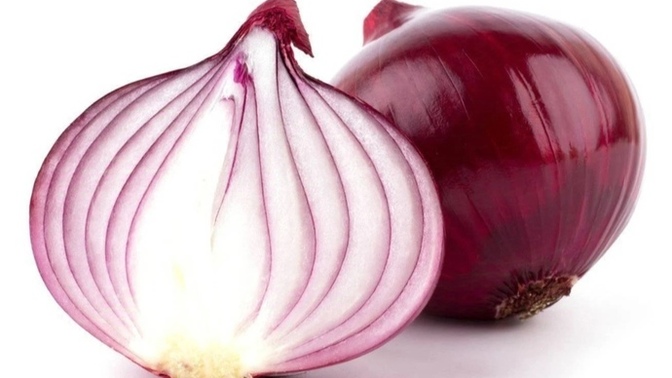 Ağlamadan soğan dograyabilen var mı?