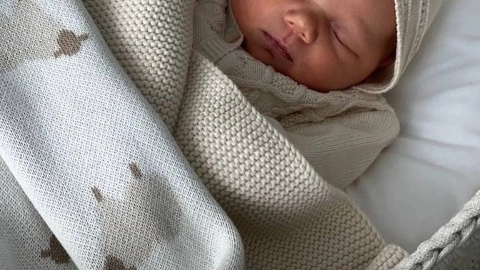 Kadınların sütü gelmesi için bebek doğurması mı gerekiyor?