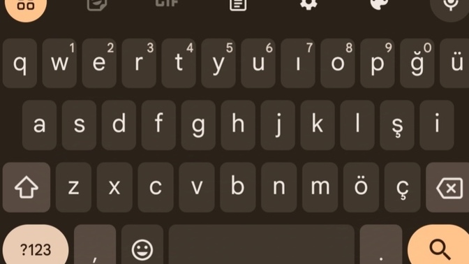 Telefonum klavyesinin rengi değişti nasıl normal haline cevirebilirim?