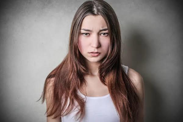 Kızların çoğu sohbet etme özürlü mü?